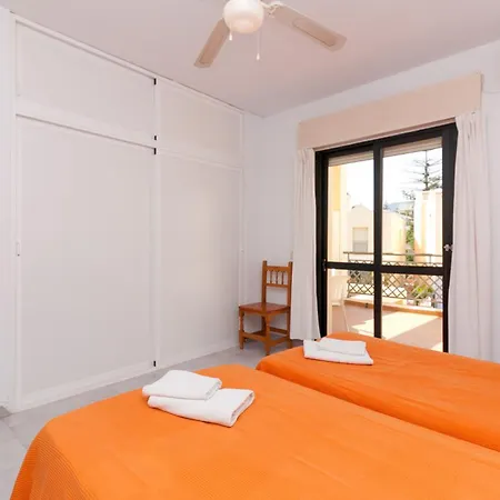 Canovas - Antali Nyaraló